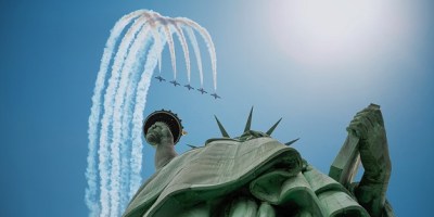 Statue of Liberty Air Plane United We Stand